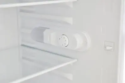 Combina frigorifica Heinner HC-V288SE++, 288 L,180 cm, control mecanic cu termostat ajustabil, lumina LED, clasa energetica E, Inox [3]