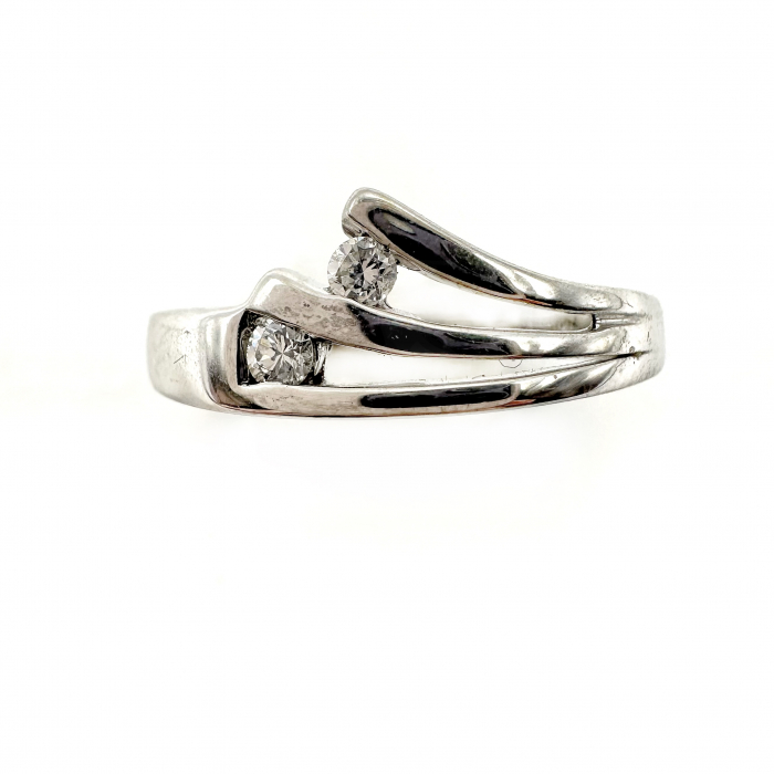 Inel Aur 18K decorat cu 2 diamante [2]