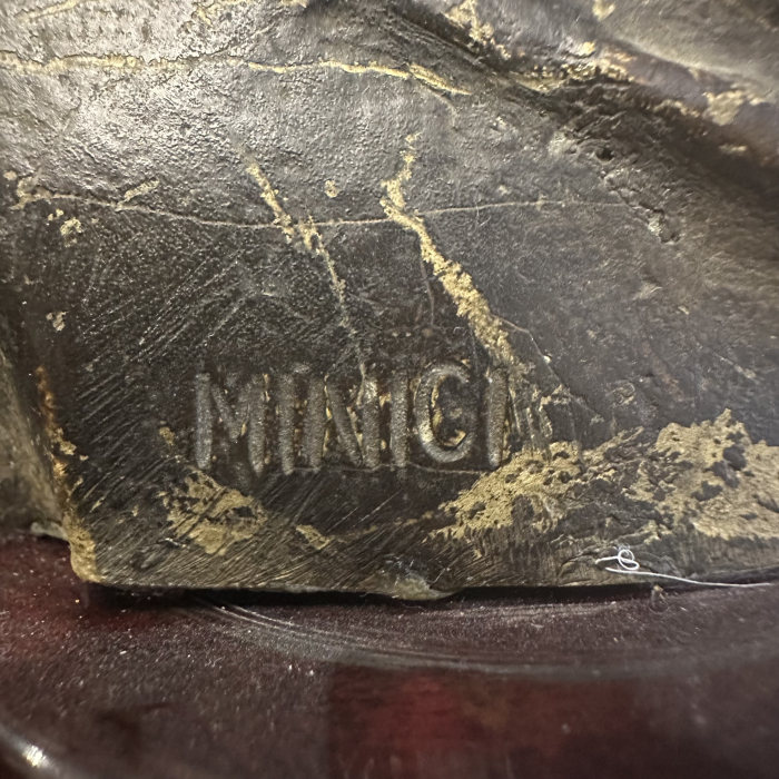 Statueta bronz “Minici” [3]
