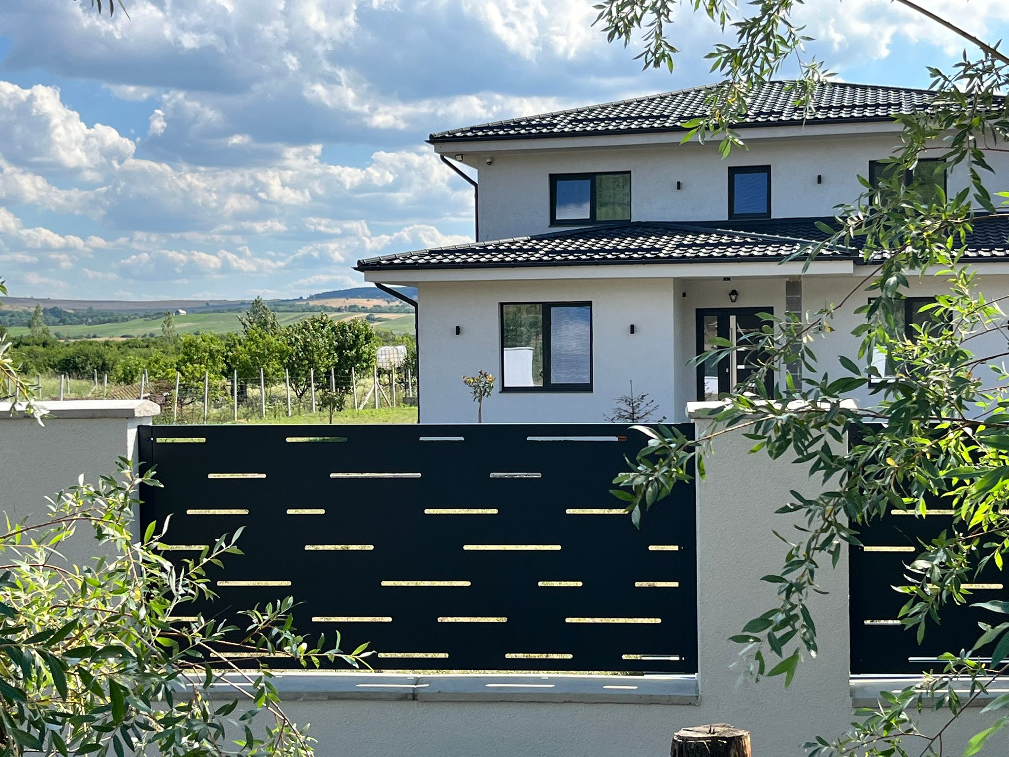 Metal Fence Panels – Modern Design, Durability and Premium Craftsmanship