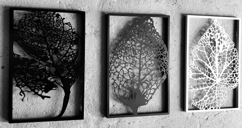 Metal wall decorations with complex leaf design [1]