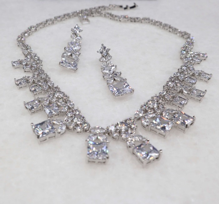 Set Colier Cercei Eleganti [3]