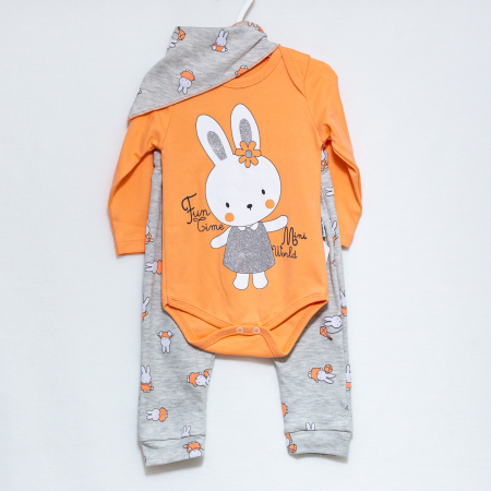 Set Bebe Fetiță Iepuras- Body, Pantaloni și Bavetica [1]