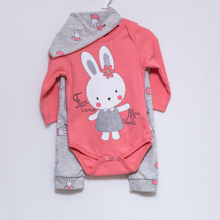Set Bebe Fetiță Iepuras- Body, Pantaloni și Bavetica [3]