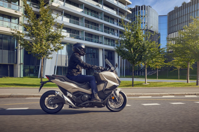 2025 Honda FORZA 750 [15]
