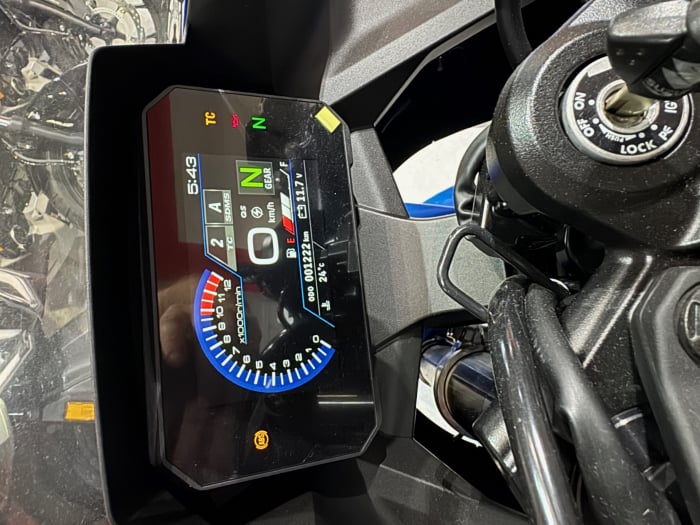 Moto rulata SUZUKI GSX-8R [2]