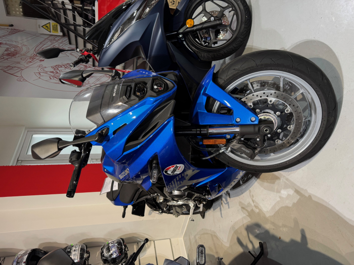 Moto rulata SUZUKI GSX-8R [4]