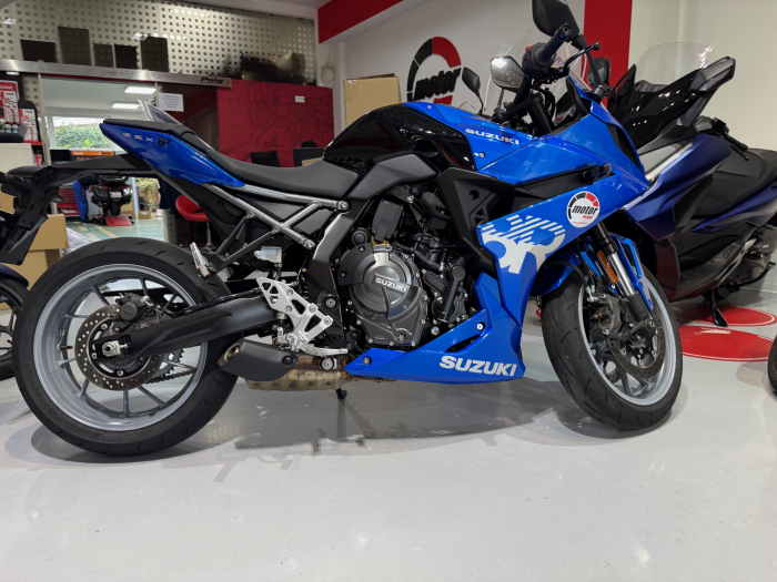 Moto rulata SUZUKI GSX-8R [3]