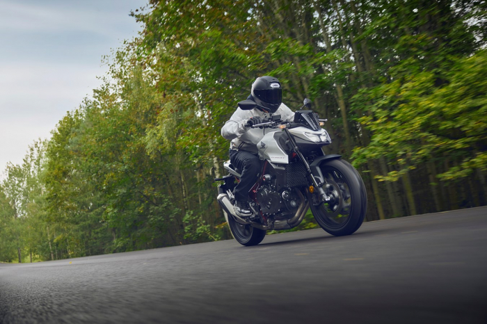 HONDA CB750 HORNET [13]