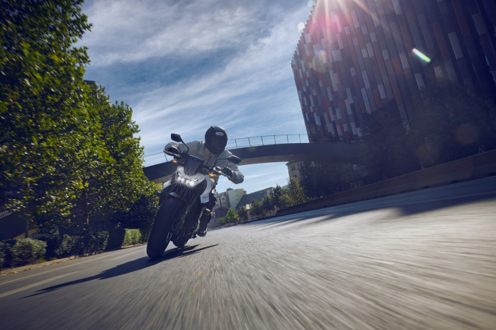 HONDA CB750 HORNET [18]