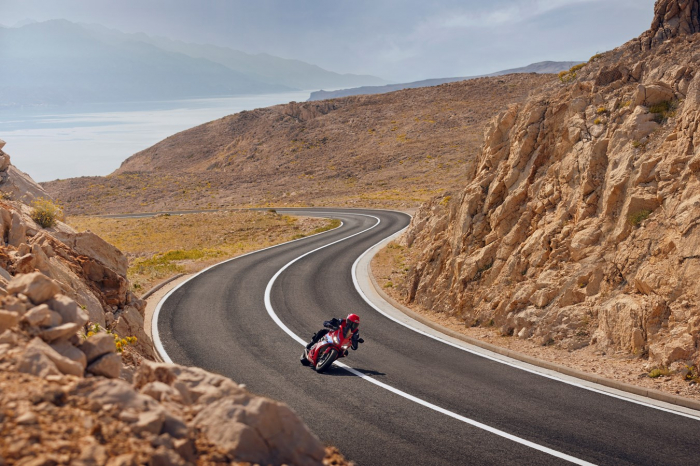 HONDA CBR 650R [18]