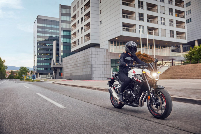 HONDA HORNET 500 [10]
