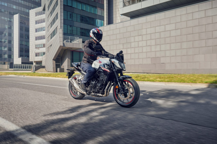 HONDA HORNET 500 [12]