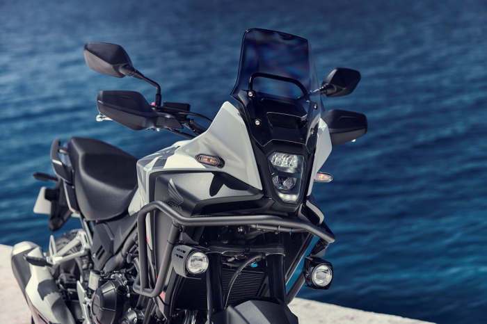 Honda NX500 [11]