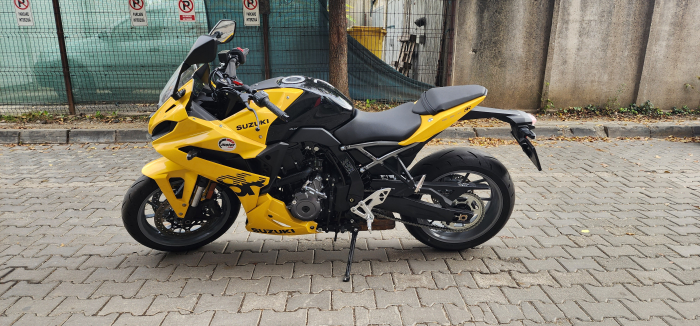 Moto Rulata SUZUKI GSX-8R 2025 [2]