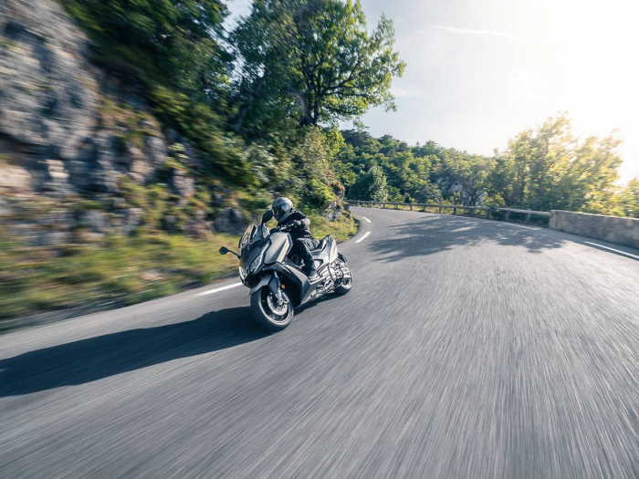 Scuter Kymco AK 550 Premium AIBS TCS [24]