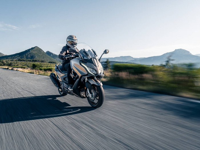 Scuter Kymco AK 550 Premium AIBS TCS [26]