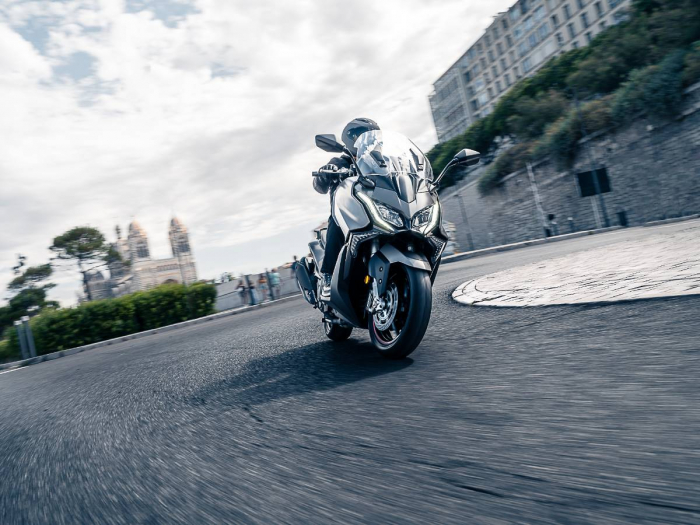 Scuter Kymco AK 550 Premium AIBS TCS [9]