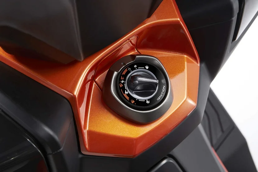 Scuter Kymco DTX 360 TCS [7]