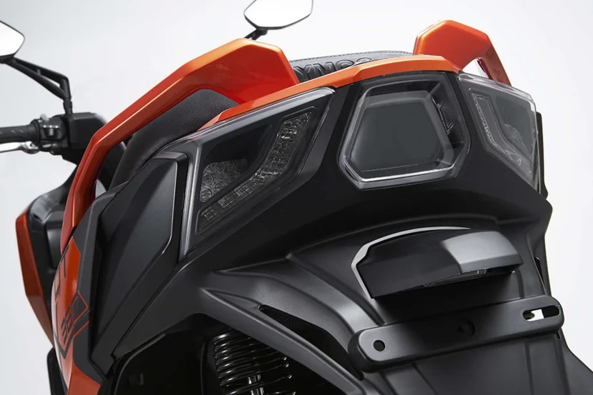 Scuter Kymco DTX 360 TCS [14]