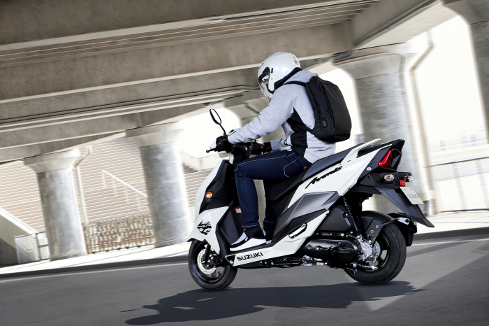 SUZUKI AVENIS 125 [12]