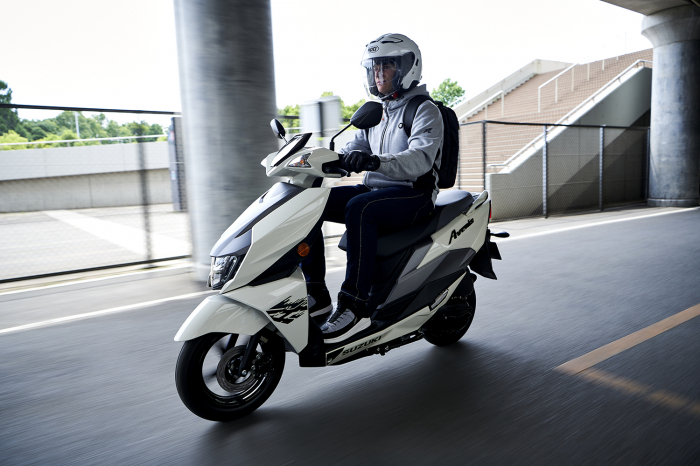 SUZUKI AVENIS 125 [11]