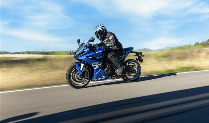 SUZUKI GSX-8R [11]