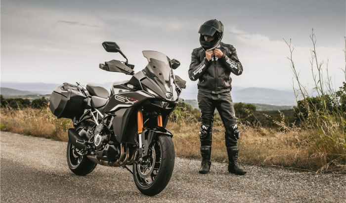 SUZUKI GSX-S1000GX [28]