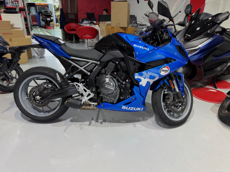 Moto SH - Moto rulata SUZUKI GSX-8R