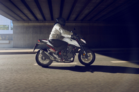HONDA CB750 HORNET [16]