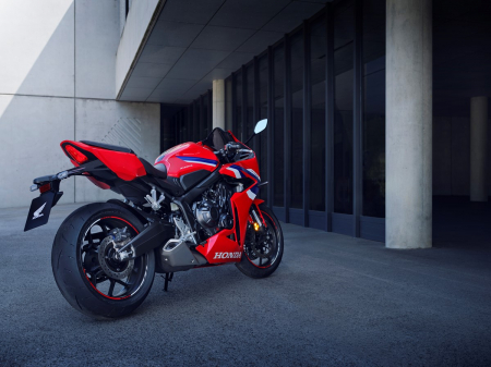 HONDA CBR 650R [31]
