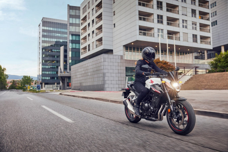 HONDA HORNET 500 [9]