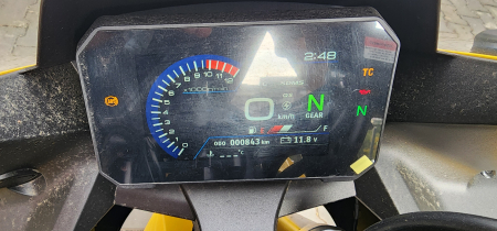 Moto Rulata SUZUKI GSX-8R 2025 [2]