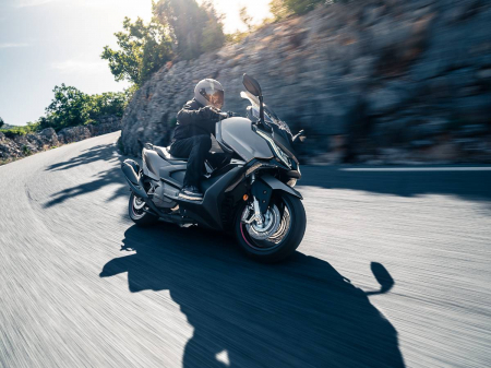 Scuter Kymco AK 550 Premium AIBS TCS [33]