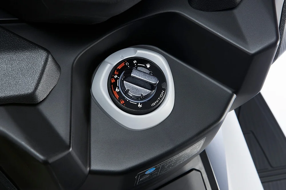Scuter Kymco Xciting VS 400 TCS [2]