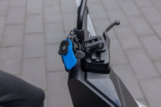 Quad Lock suport telefon prindere rezervor lichid frana [1]