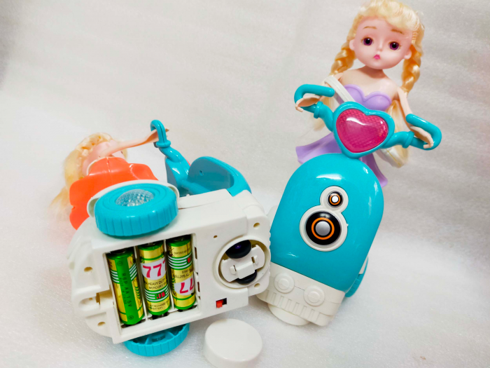 Jucarie interactiva, fetita pe scooter, cu lumini si muzica [5]