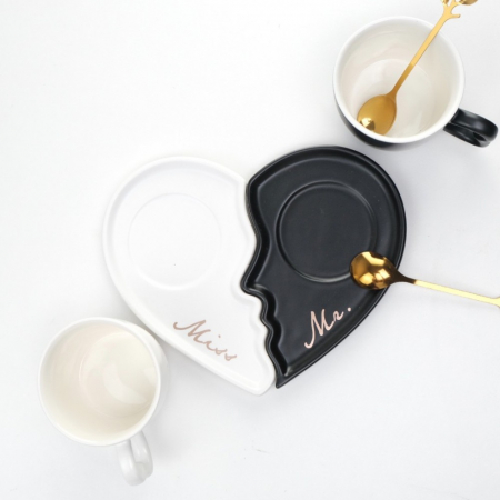 Set 2 cesti, cu lingurite si farfurii, love [1]