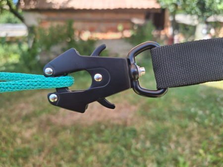 Black Frog Carabiner - Quick and Secure Connection [1]