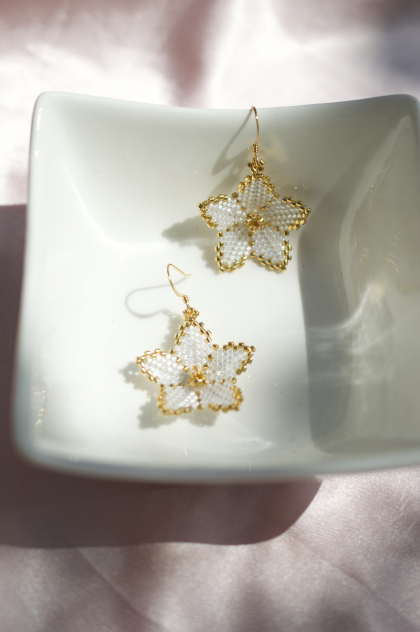 Cercei Pearl Petals [8]