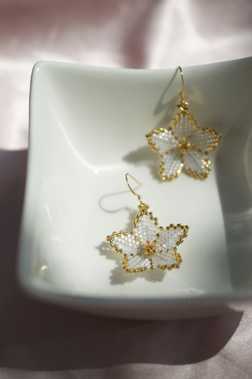 Cercei Pearl Petals [10]