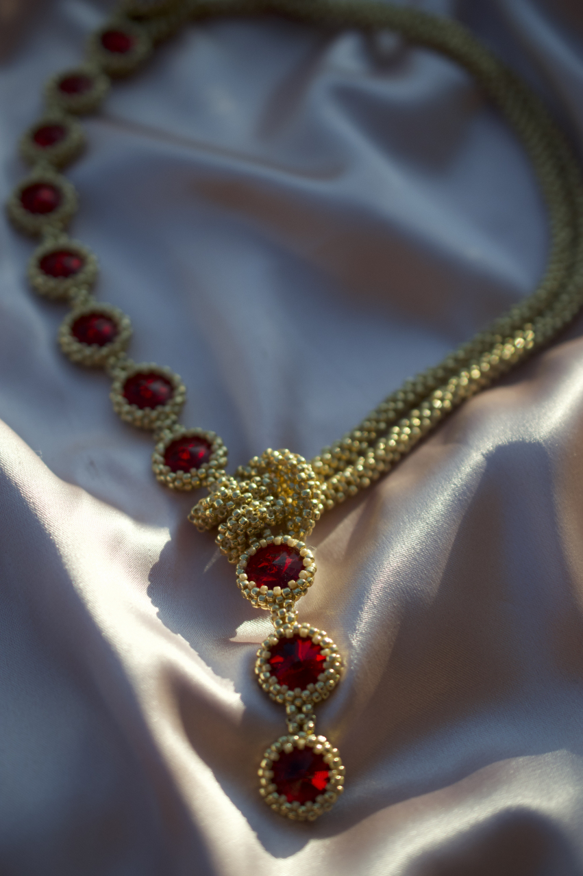 Colier cu Cristale - light siam [4]