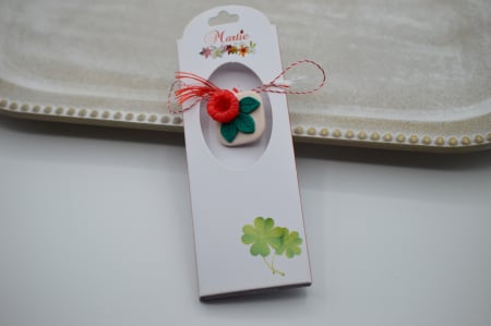 Martisoare - Brosa cu Zmeura