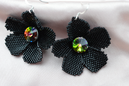 Cercei cu Flori Negre [1]