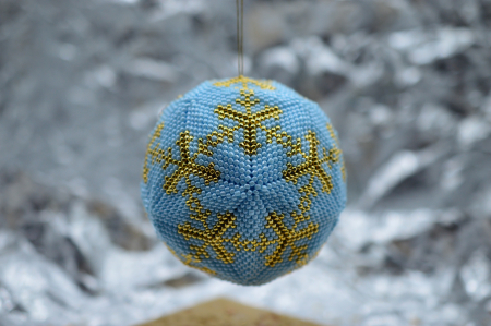 Ornamente de Craciun - Glob cu Fulgi de Zapada