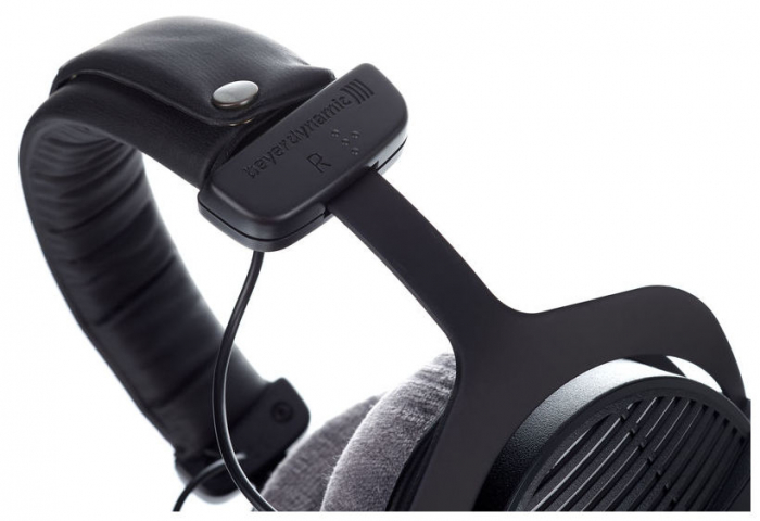Beyerdynamic DT 990 Pro 250 Ohm [7]