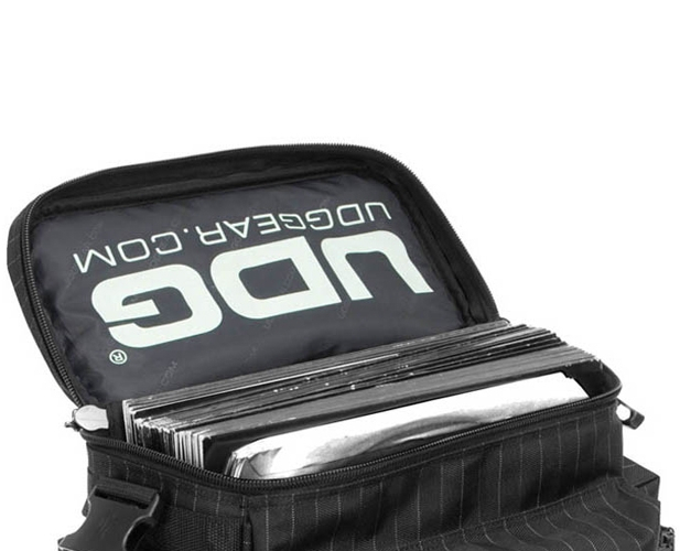 UDG Ultimate SlingBag Black Mk2 [3]