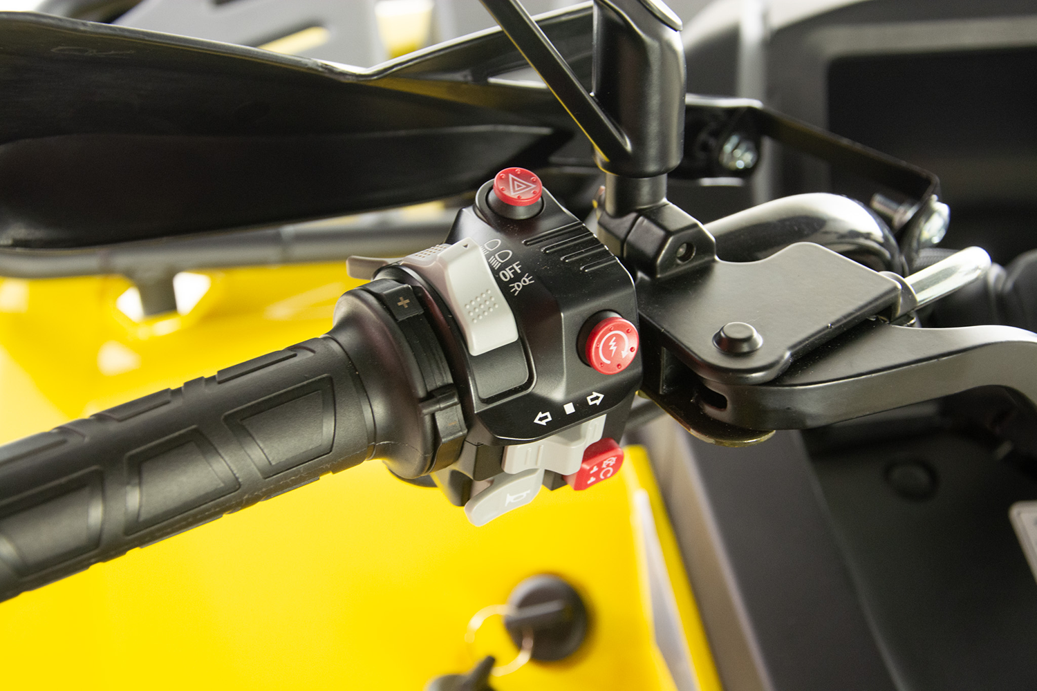 ATV Asix Gladiator 300cc, roti 12 inch, culoare galben/gri, neinregistrabil [35]