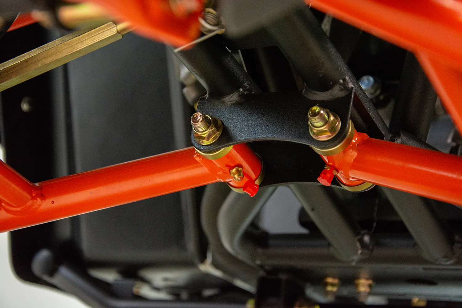 ATV Asix Magnum EEC 200cc, roti 10 inch, 1+1 viteze, cutie spate, inregistrabil T3B, culoare alb/portocaliu [12]