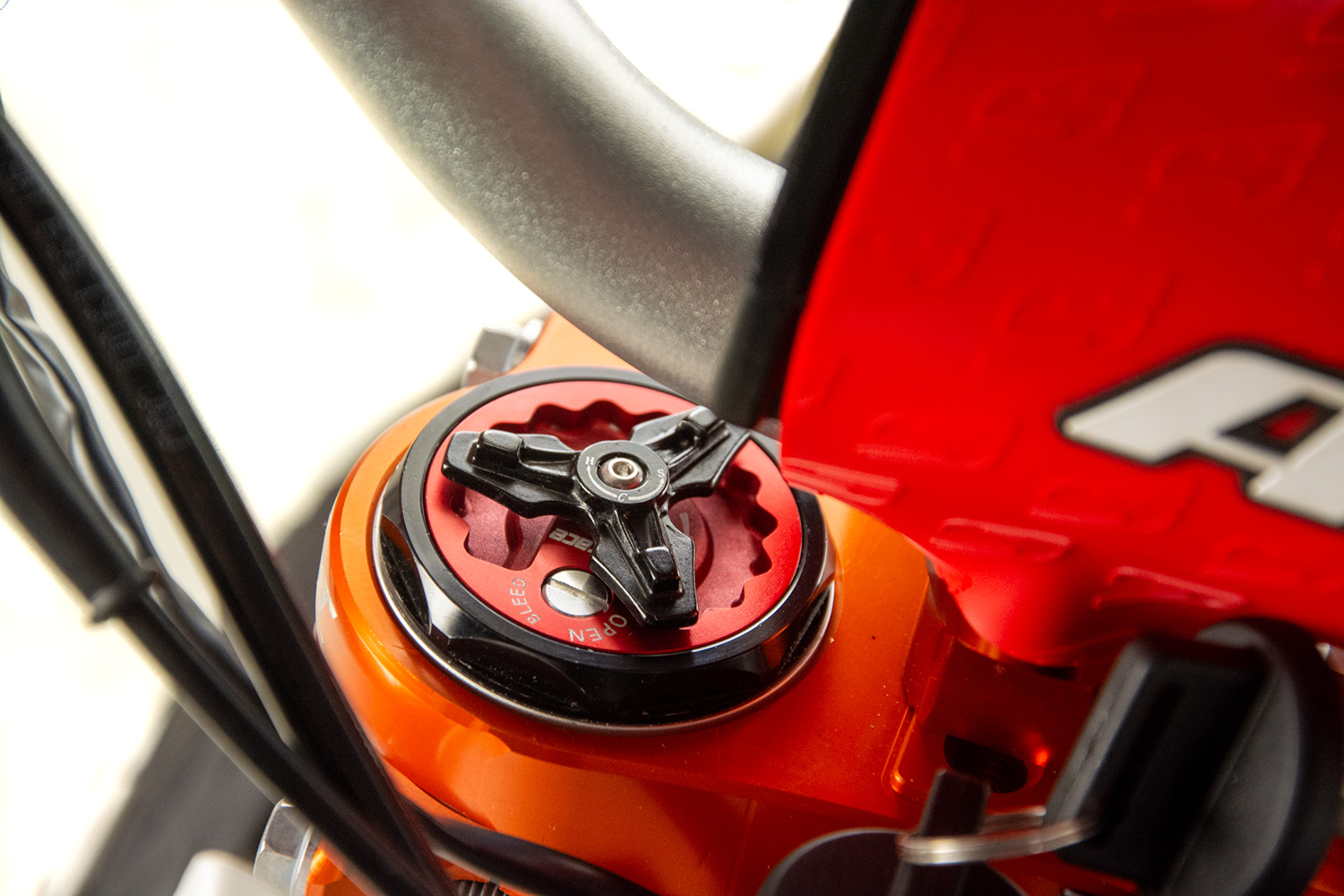 Motocicleta Cross/Enduro Asix XR99 2T, 250cc, roti 21/18", pornire electric, racire apa, culoare alb/rosu [11]